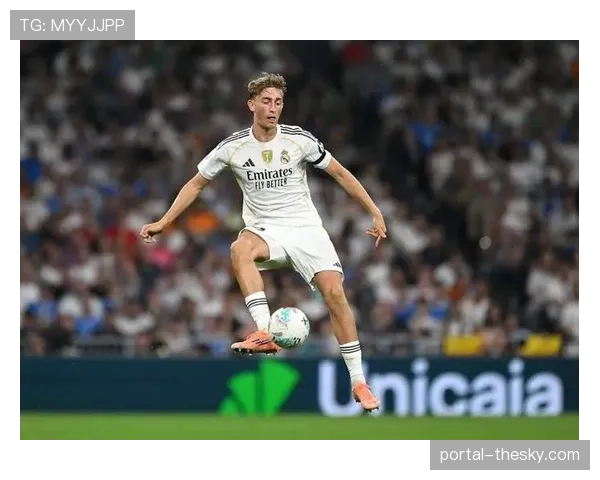 半场战报:皇马2-0领先赫罗纳,贝林厄姆主导快速转换进攻 半场战报:皇马2-0领先赫罗纳,贝林厄姆主导快速转换进攻